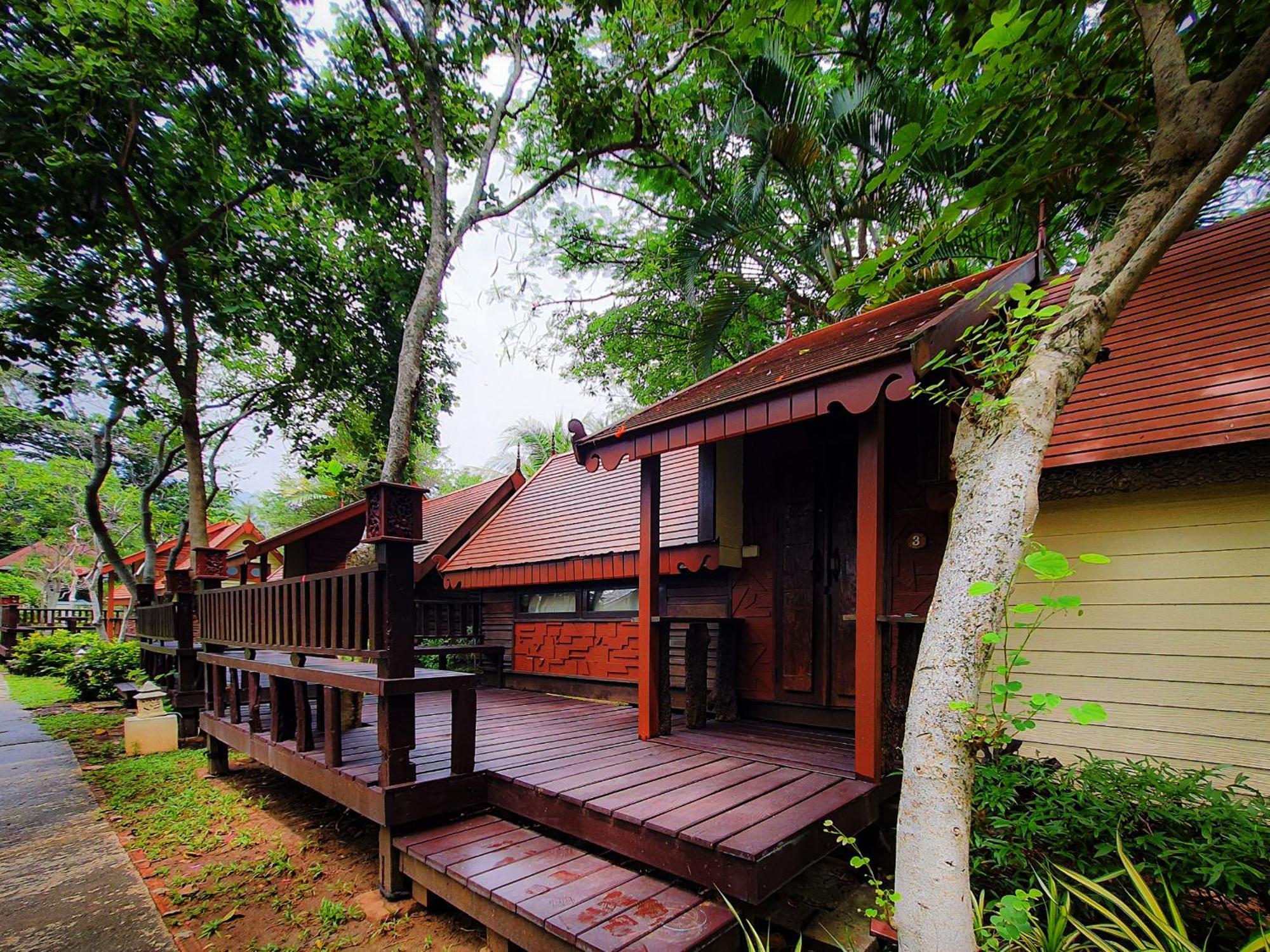 Baan Thong Ching Resort Khanom Kültér fotó